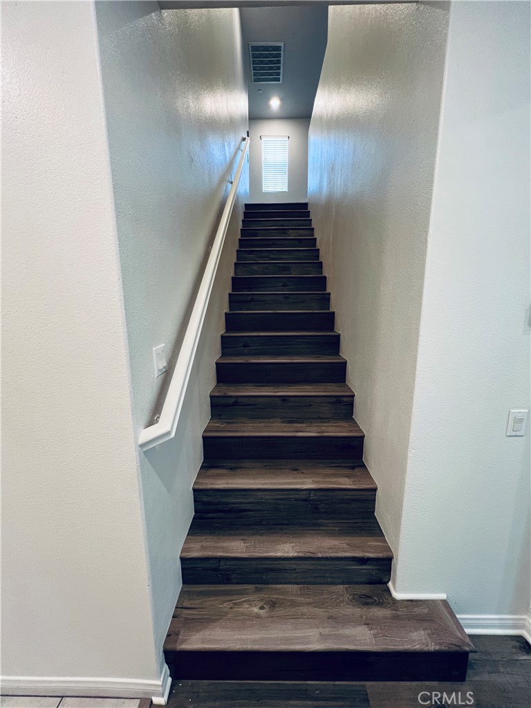 2061 E Sentinel Privado