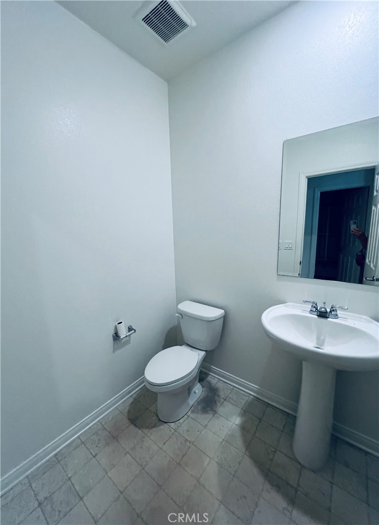 2061 E Sentinel Privado