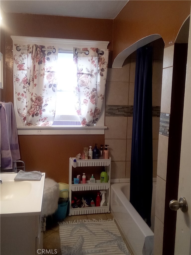 1410 W WASHINGTON Avenue