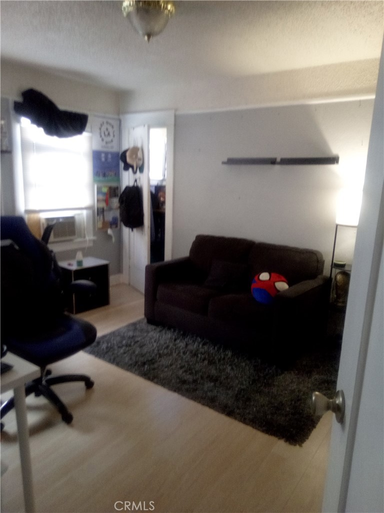 1410 W WASHINGTON Avenue