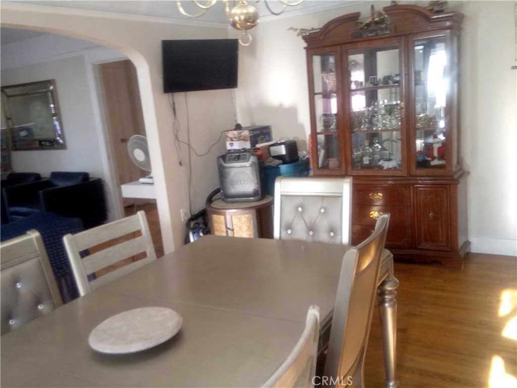 1410 W WASHINGTON Avenue