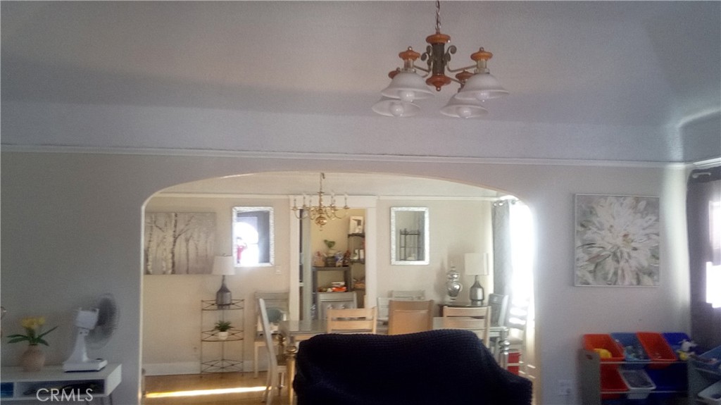 1410 W WASHINGTON Avenue