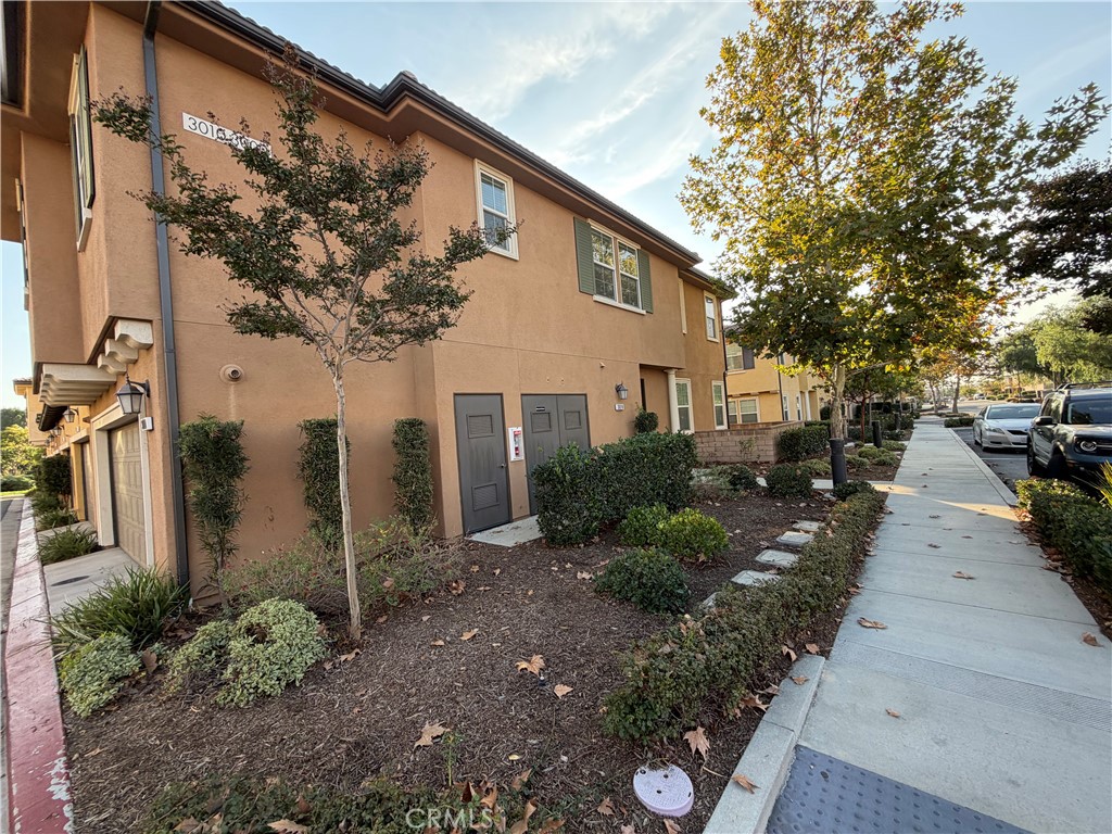 3010 E Via Fiano