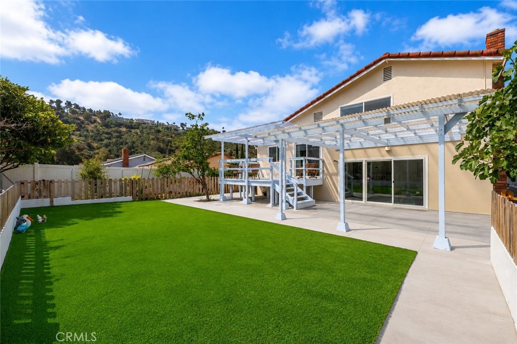 1752 Maple Hill