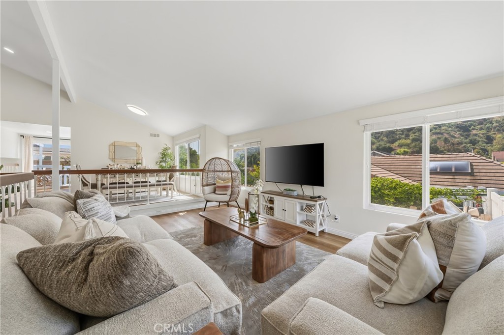 1752 Maple Hill