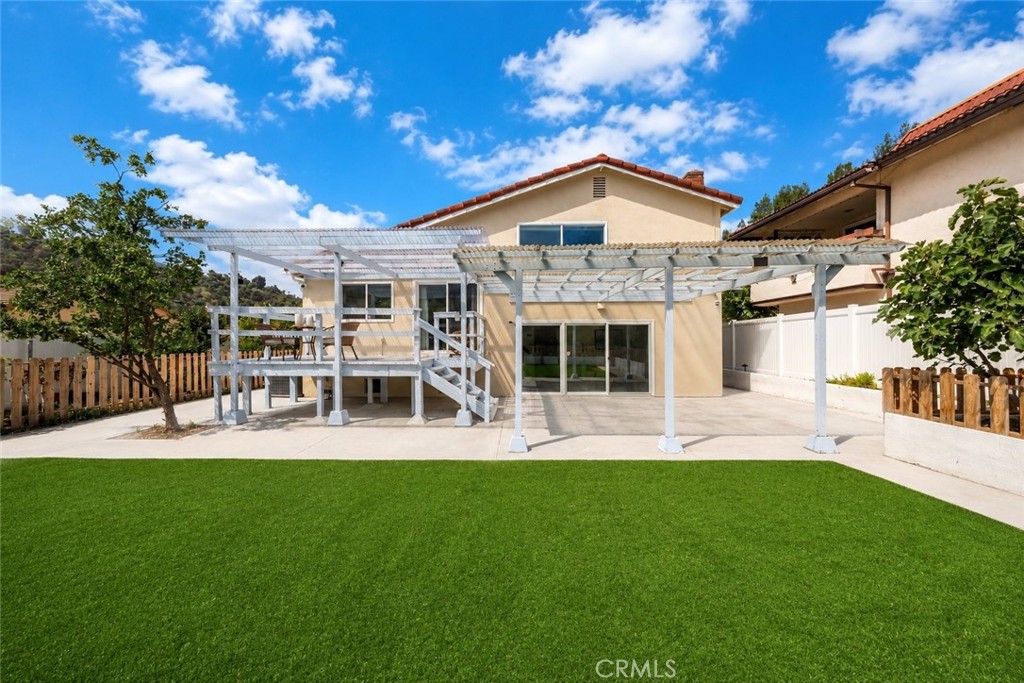 1752 Maple Hill