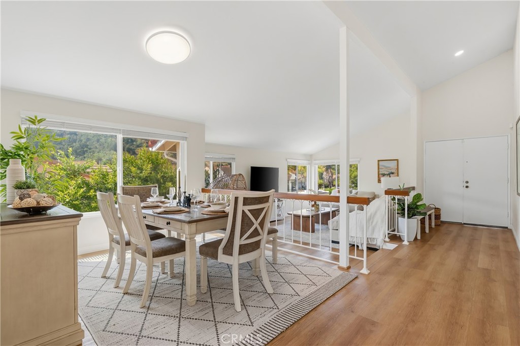 1752 Maple Hill