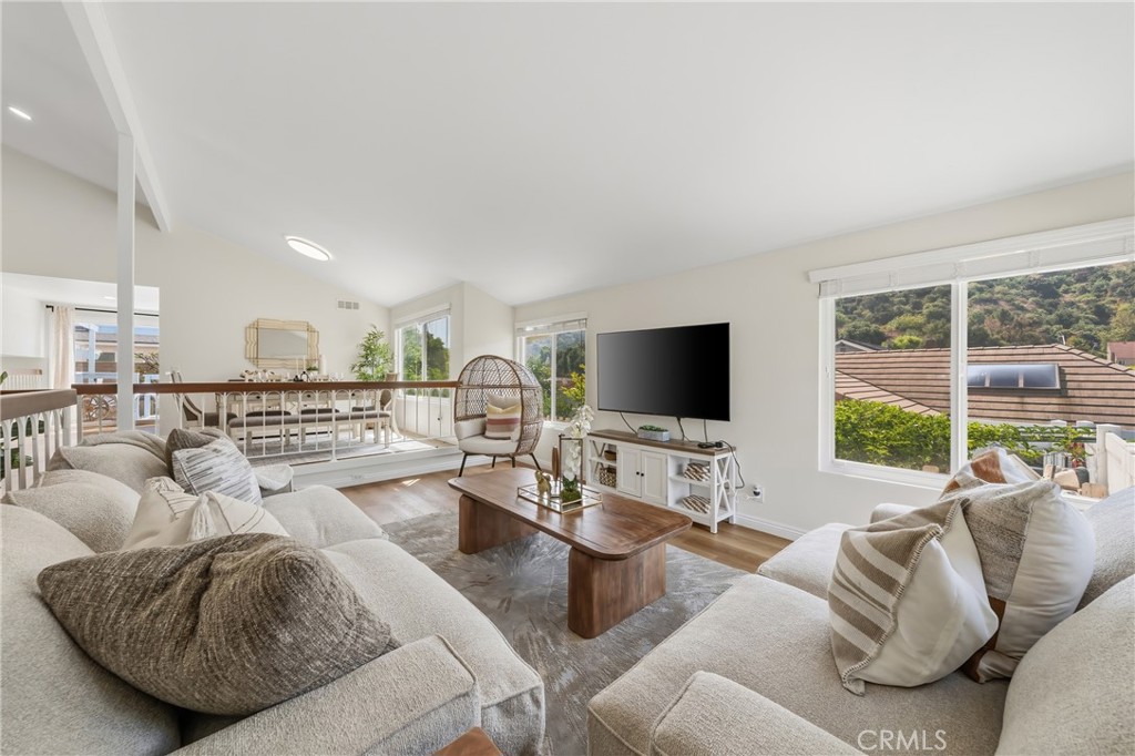 1752 Maple Hill