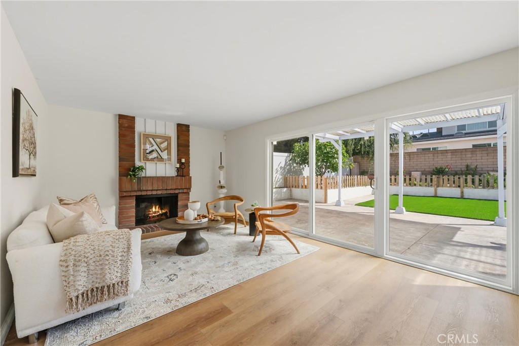 1752 Maple Hill