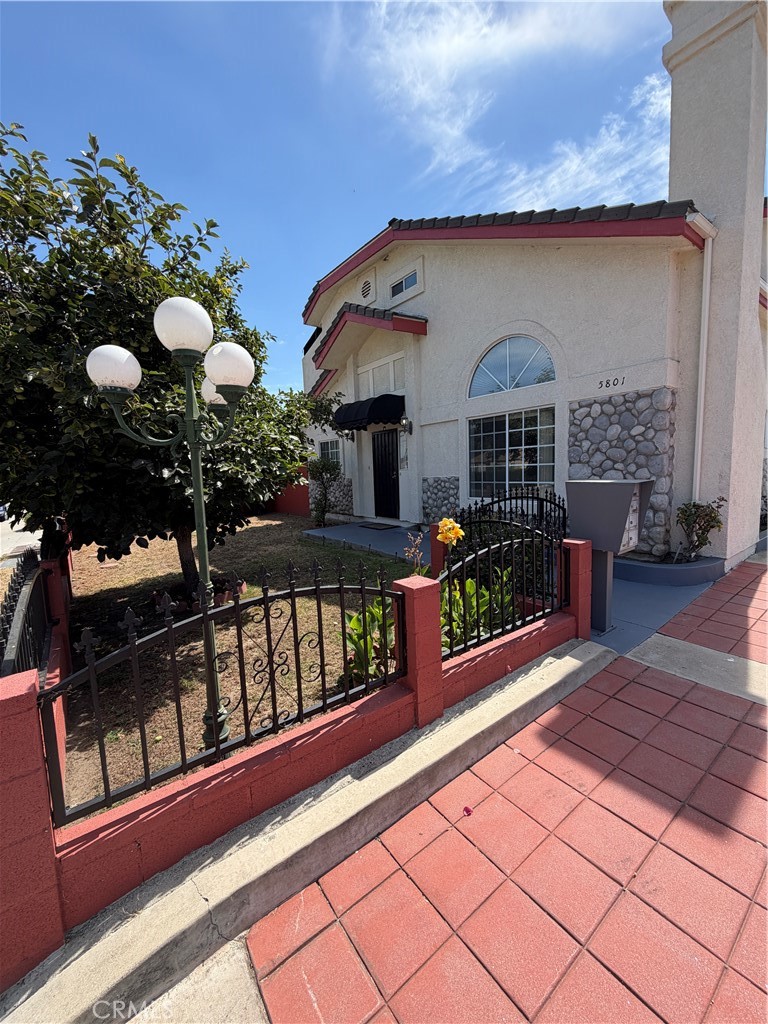 5801 Encinita
