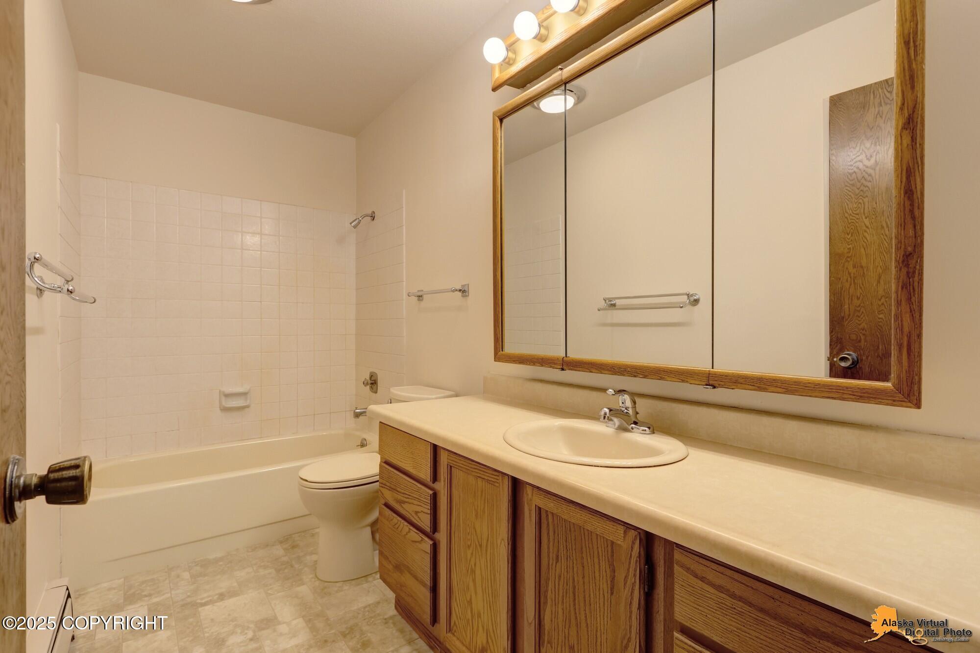2733 Collie Hill Way