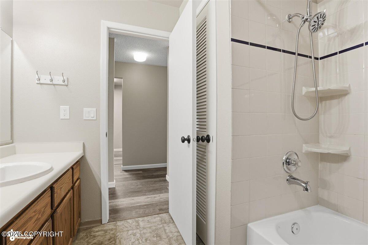 1621 Eastridge Drive # 303 Unit: #303