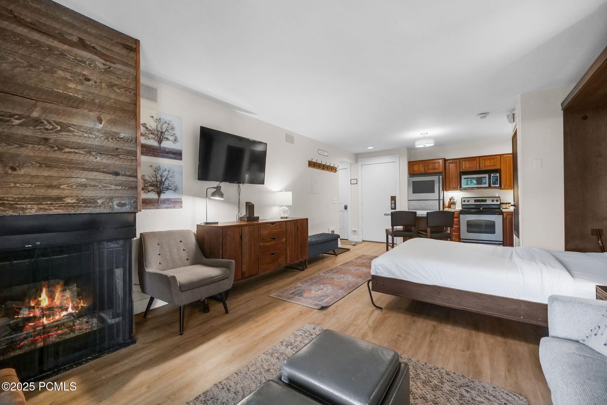 401 Silver King Drive, 17