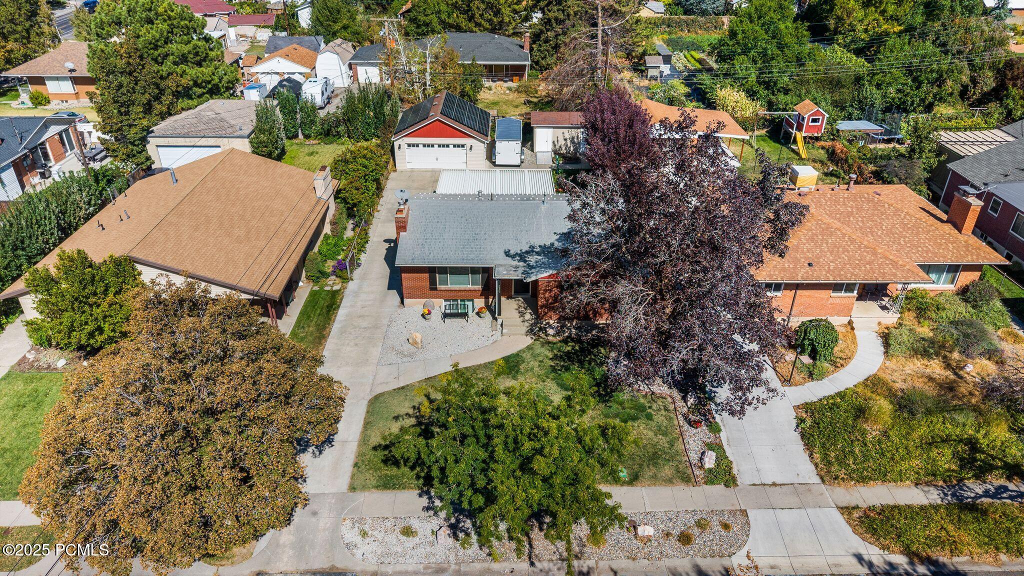 2125 E Logan Avenue