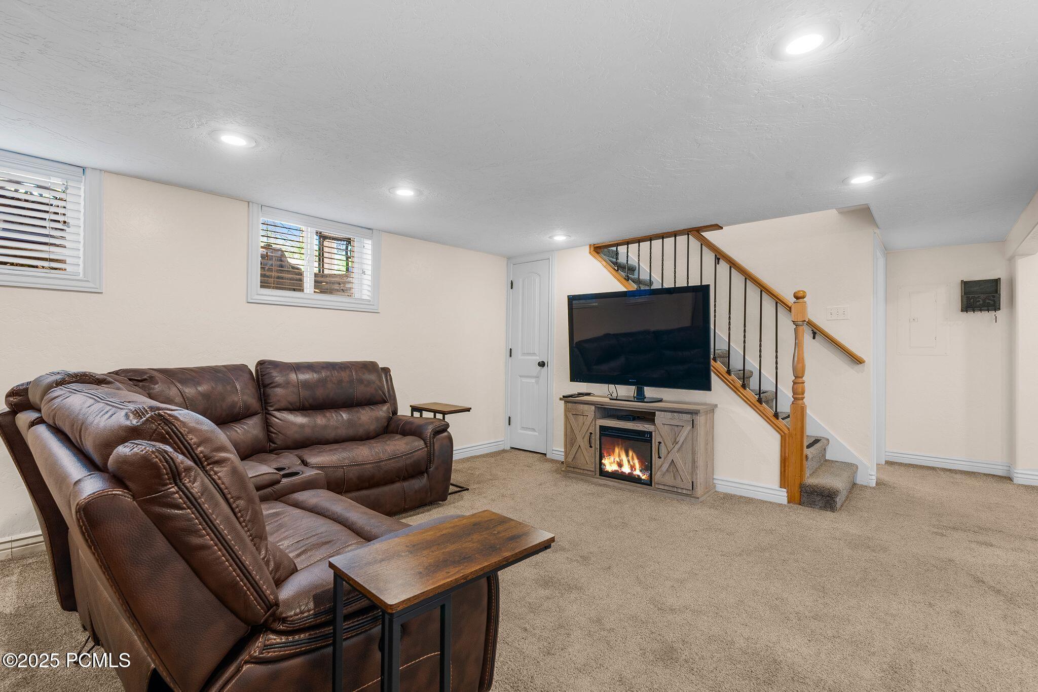 2125 E Logan Avenue