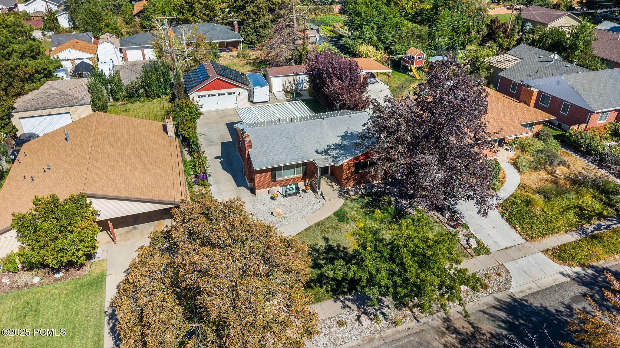 2125 E Logan Avenue