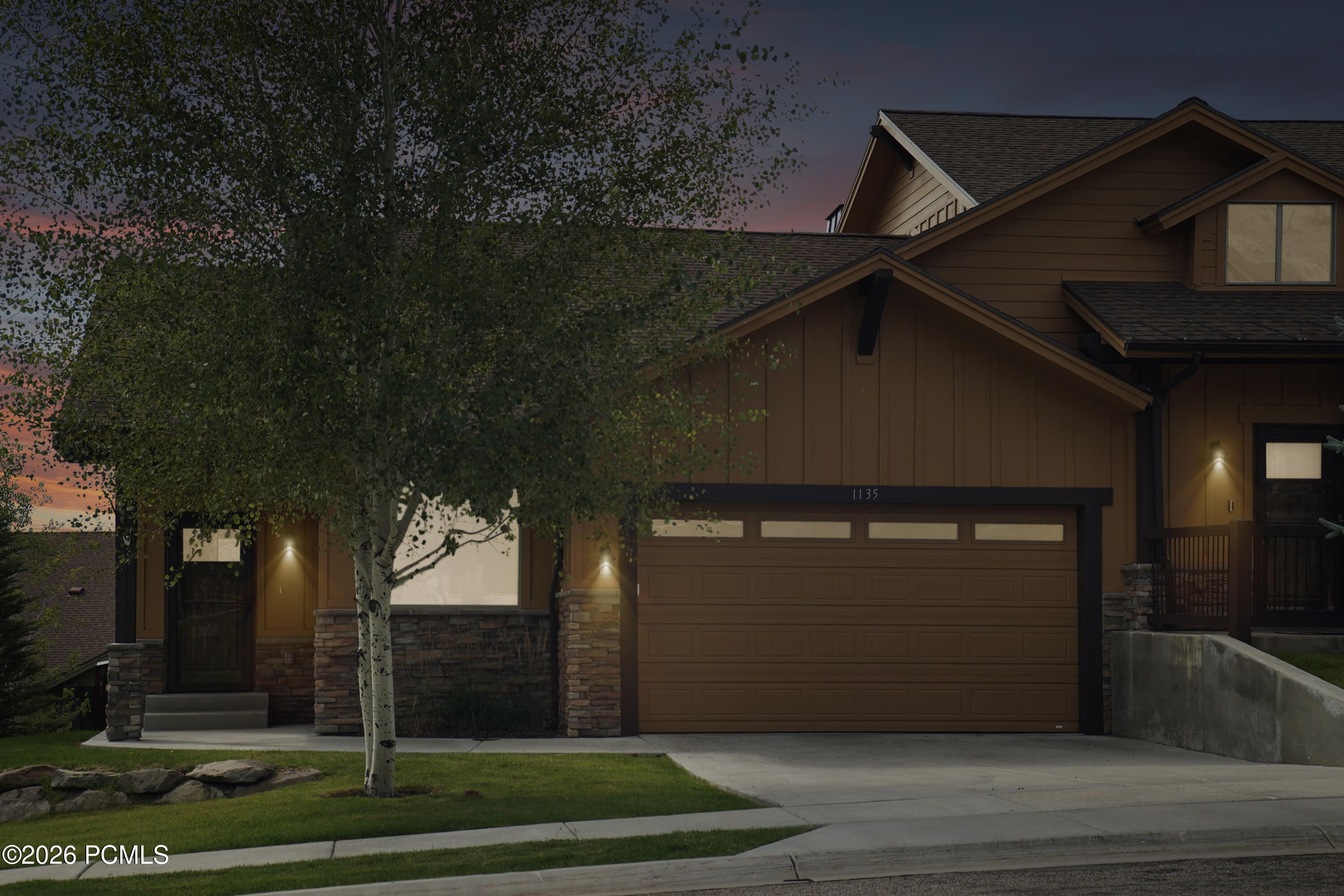 1135 W Cadence Court