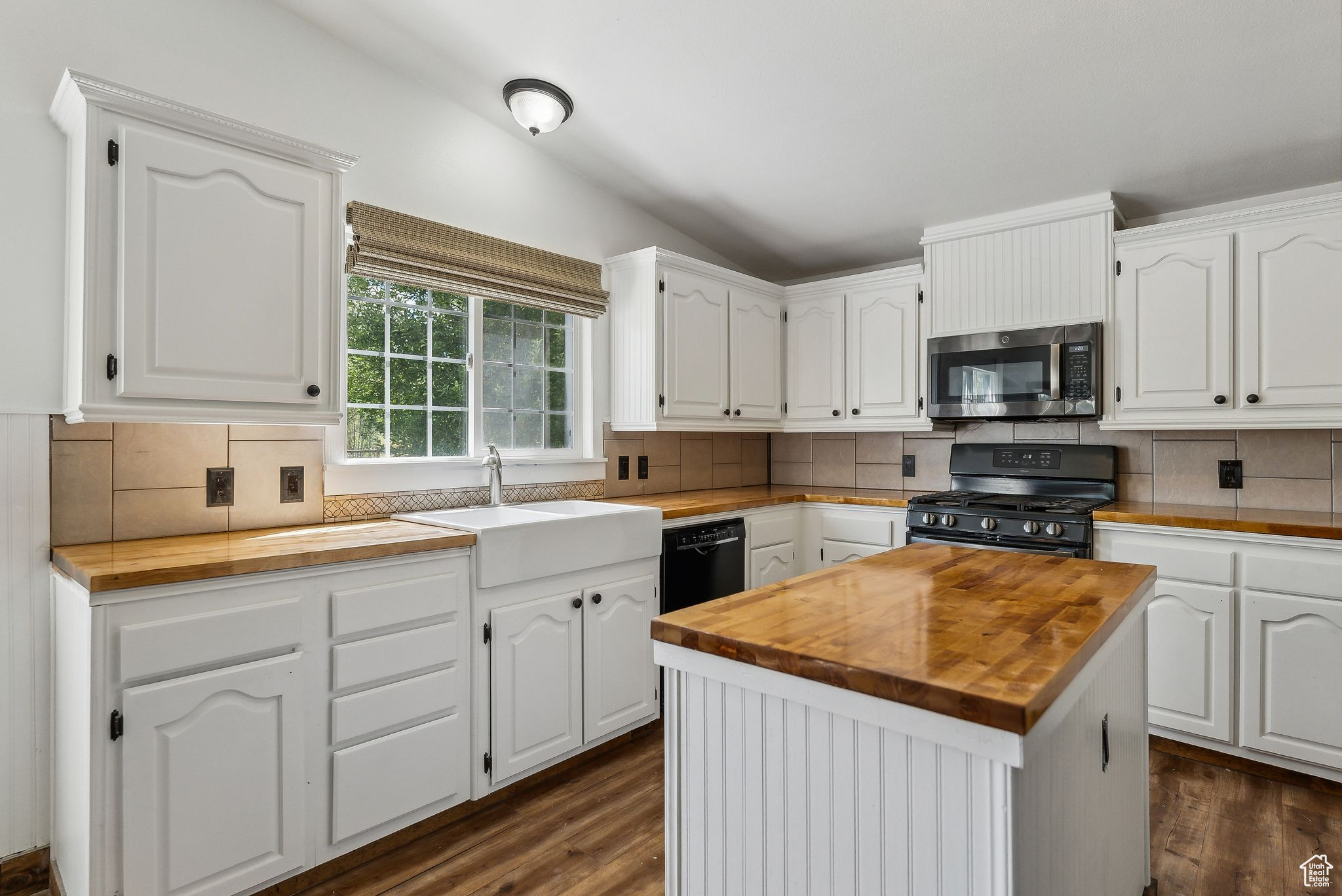 3250 N MORGAN VALLEY DR DR