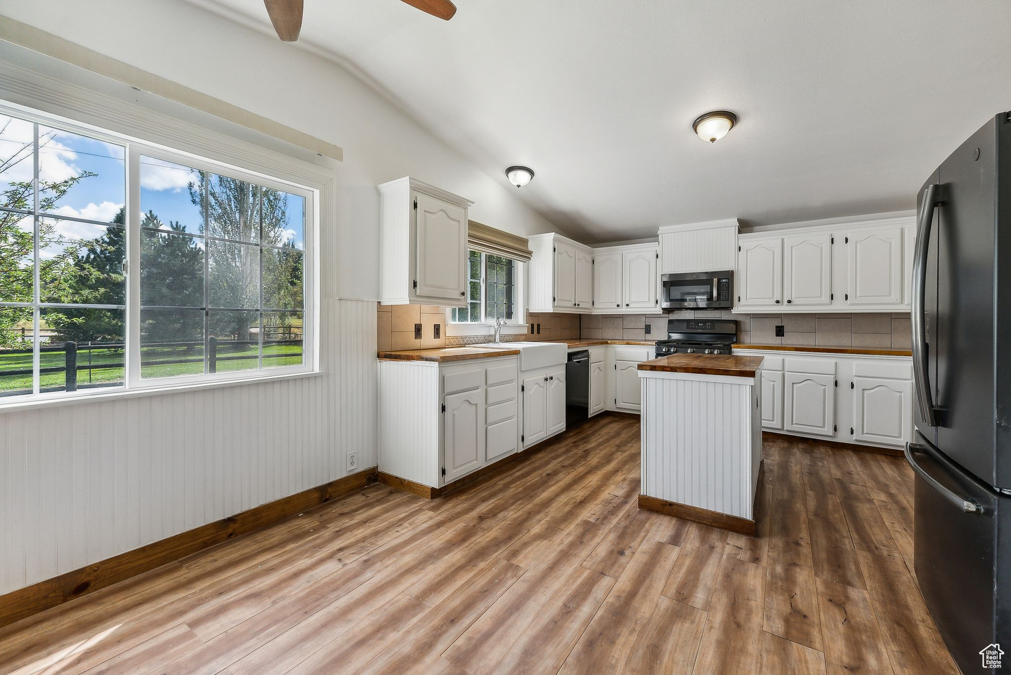 3250 N MORGAN VALLEY DR DR
