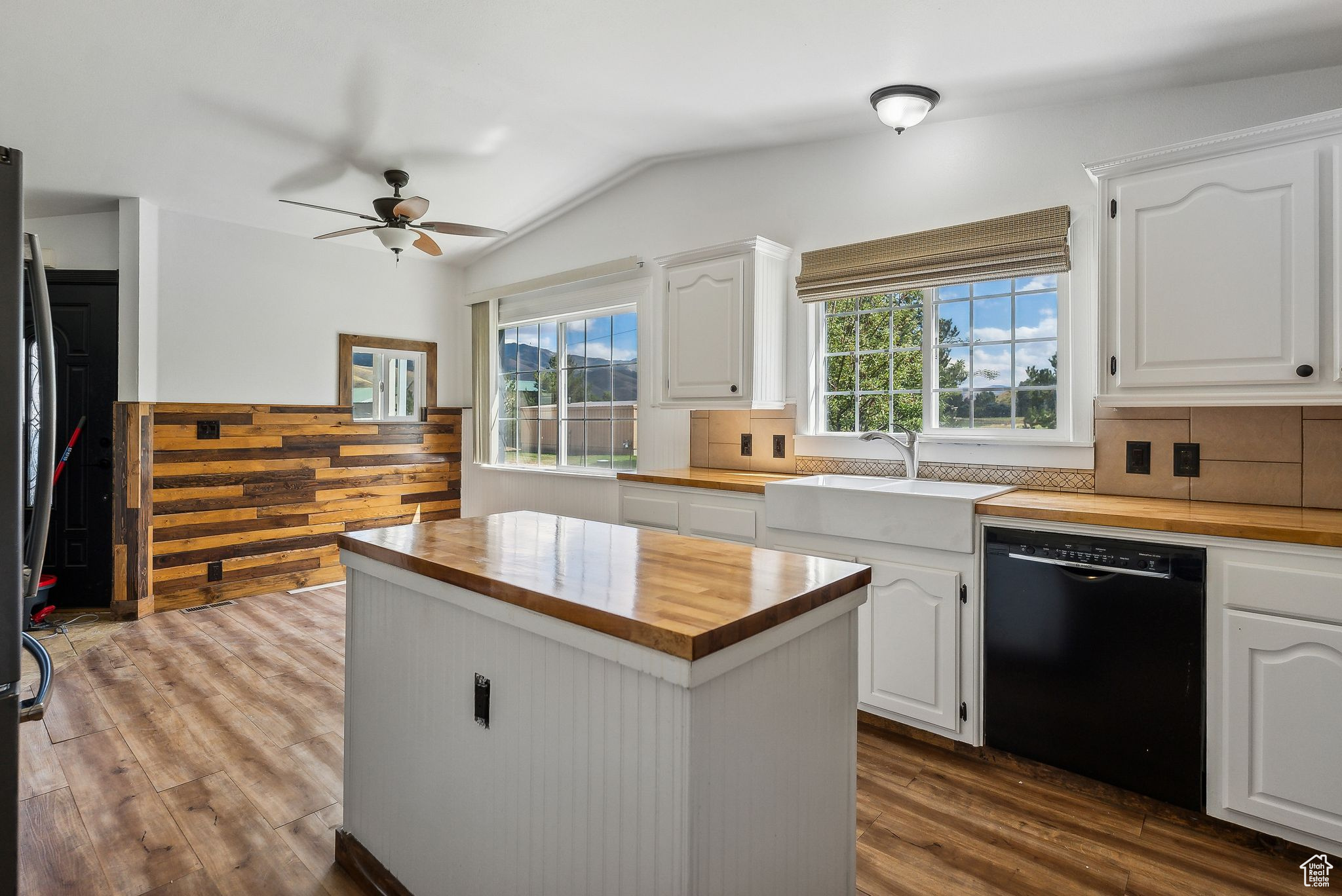 3250 N MORGAN VALLEY DR DR