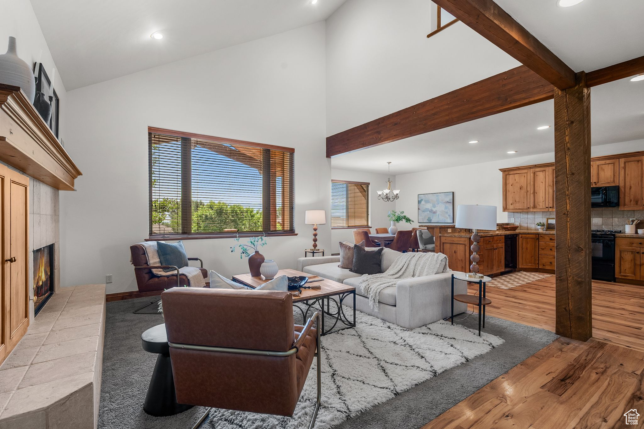 1056 W LIME CANYON RD