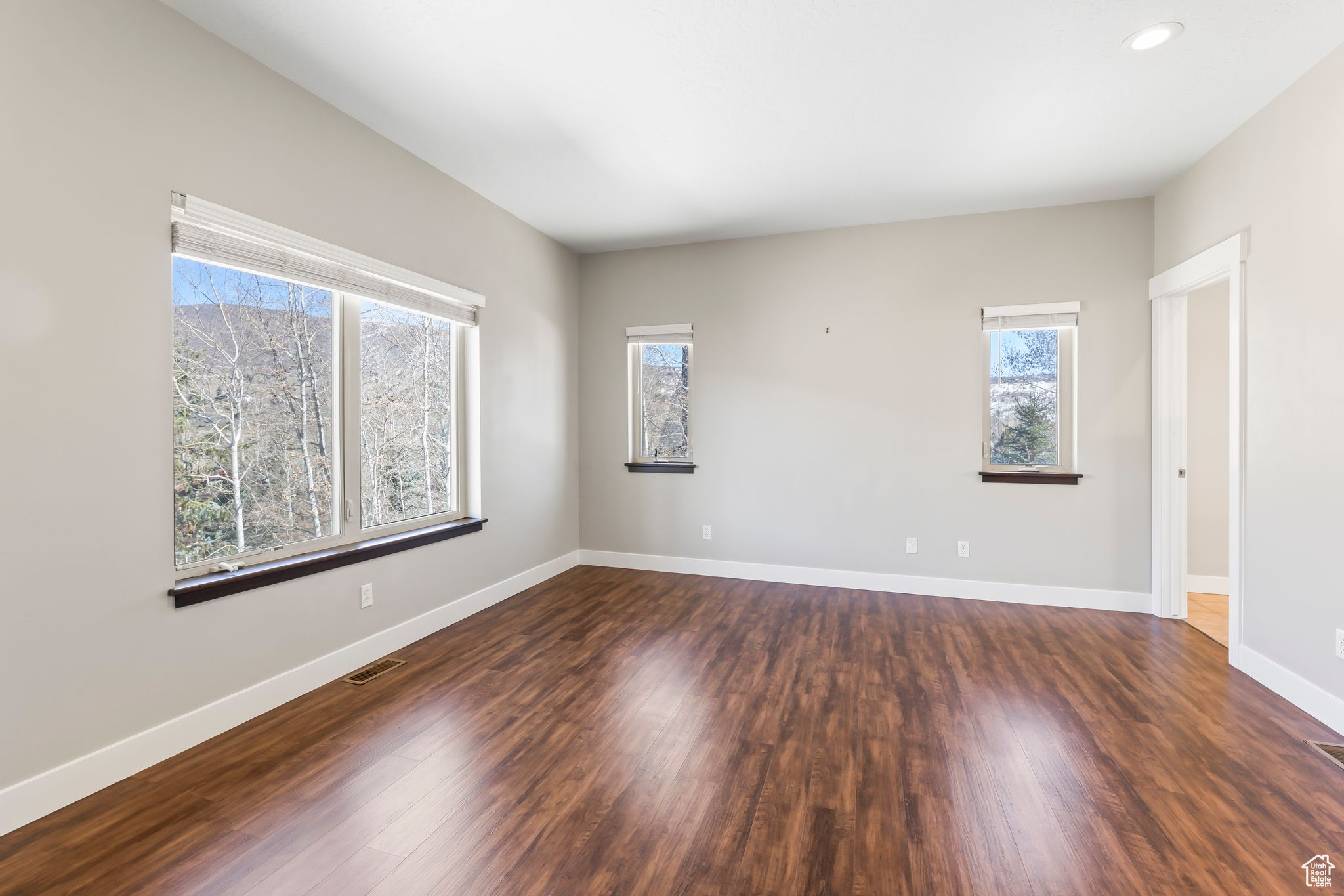 3095 W HOMESTEAD RD