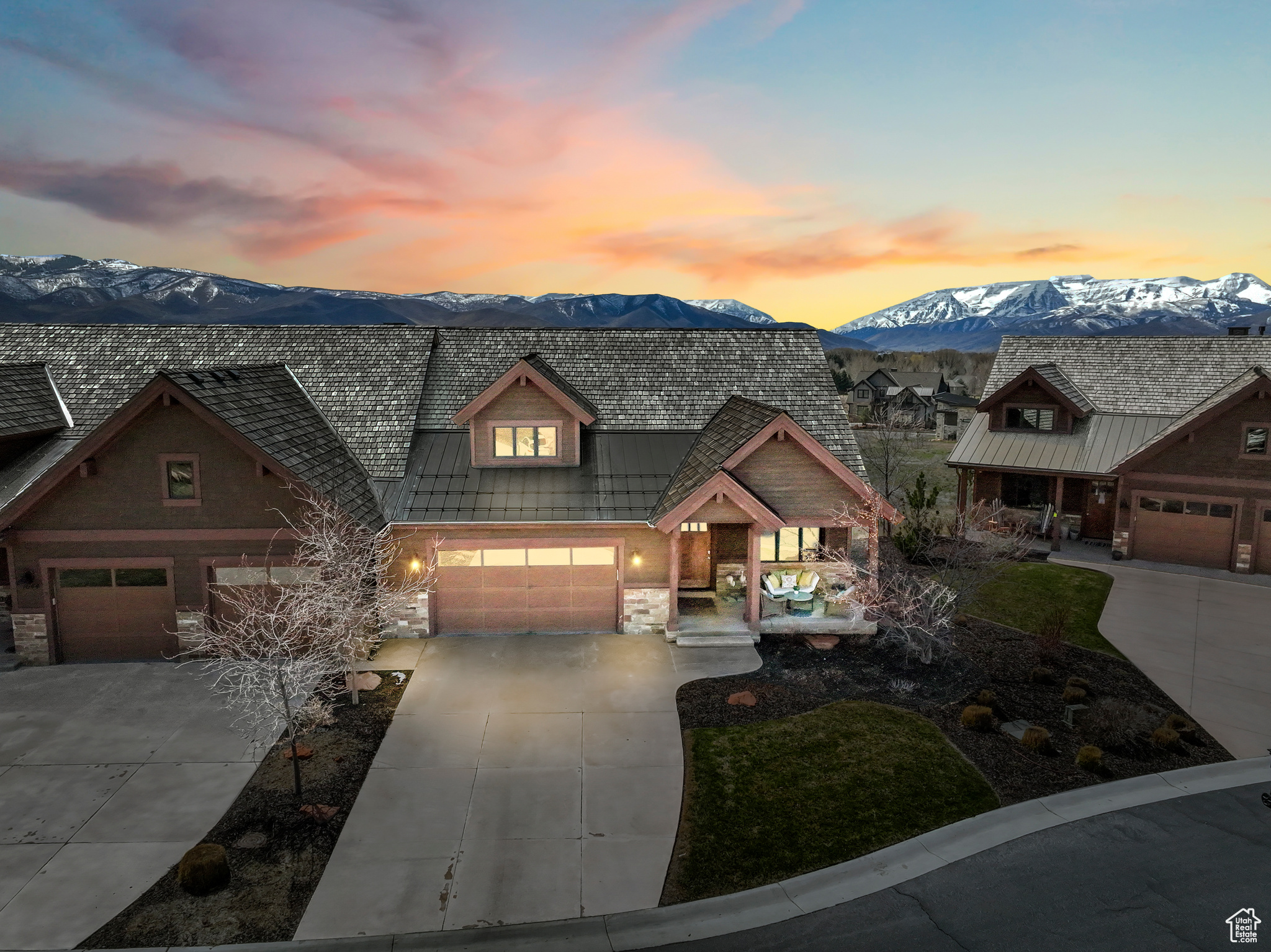 1634 E ABAJO PEAK CIR