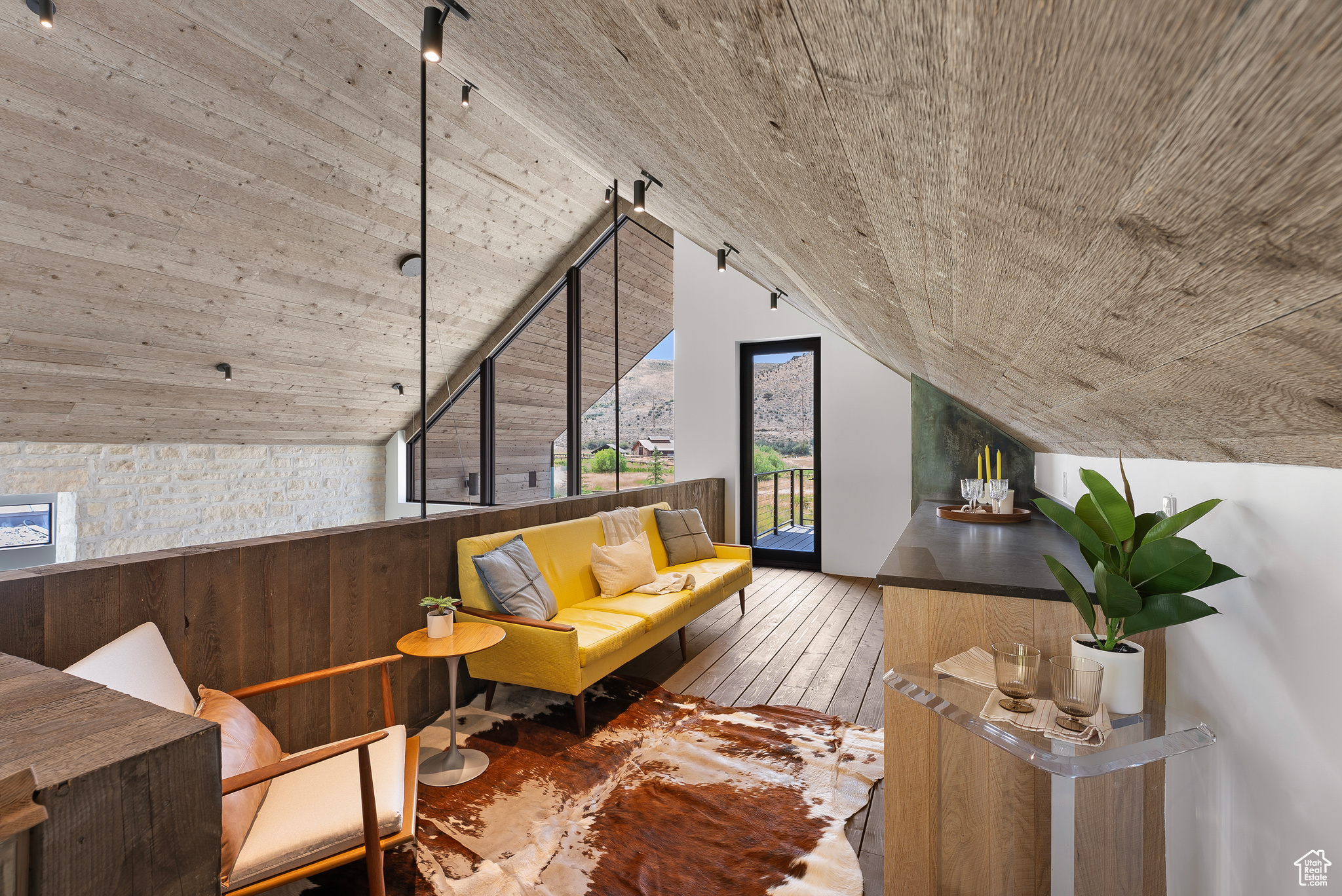 6950 N RIVER VALLEY DR