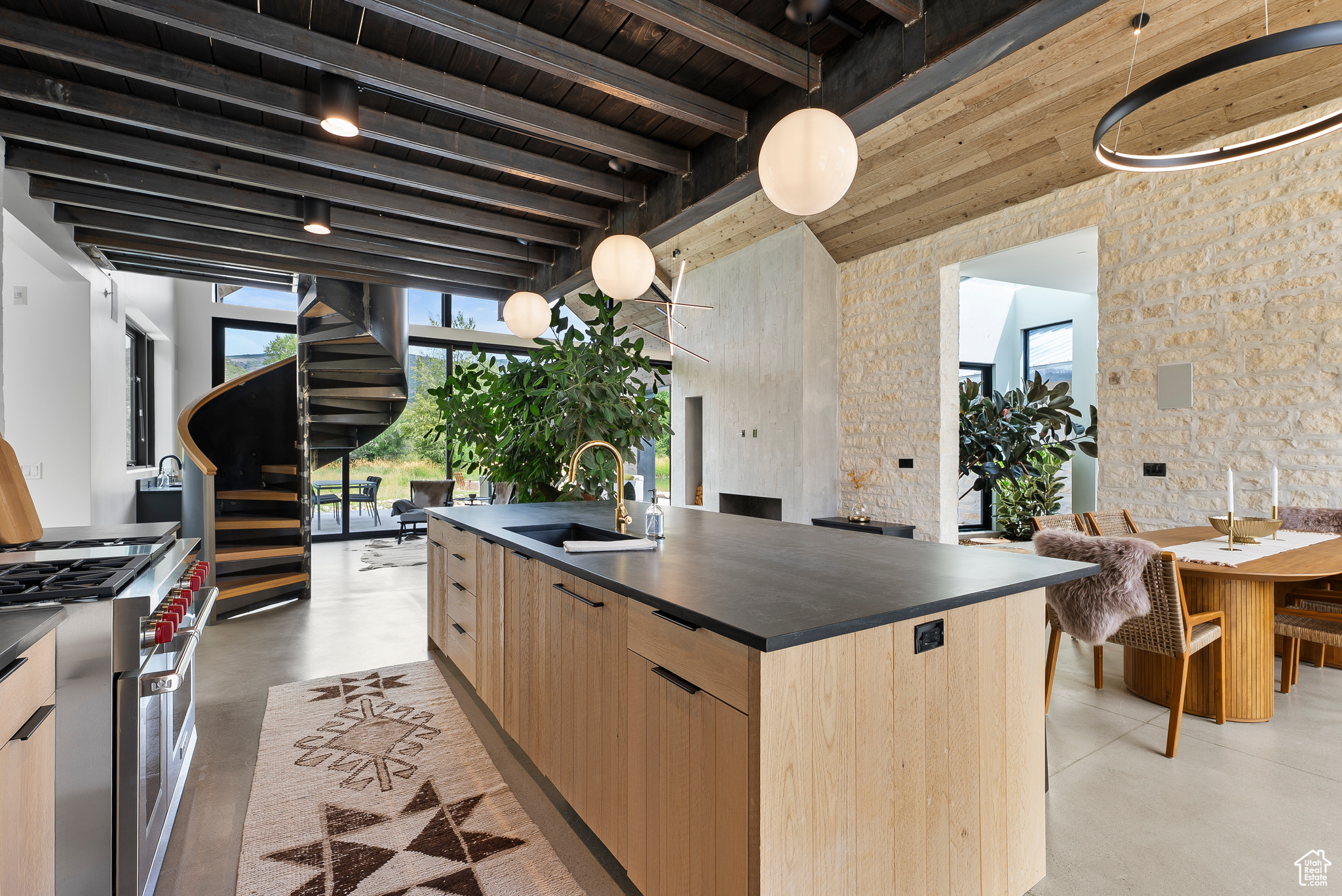 6950 N RIVER VALLEY DR