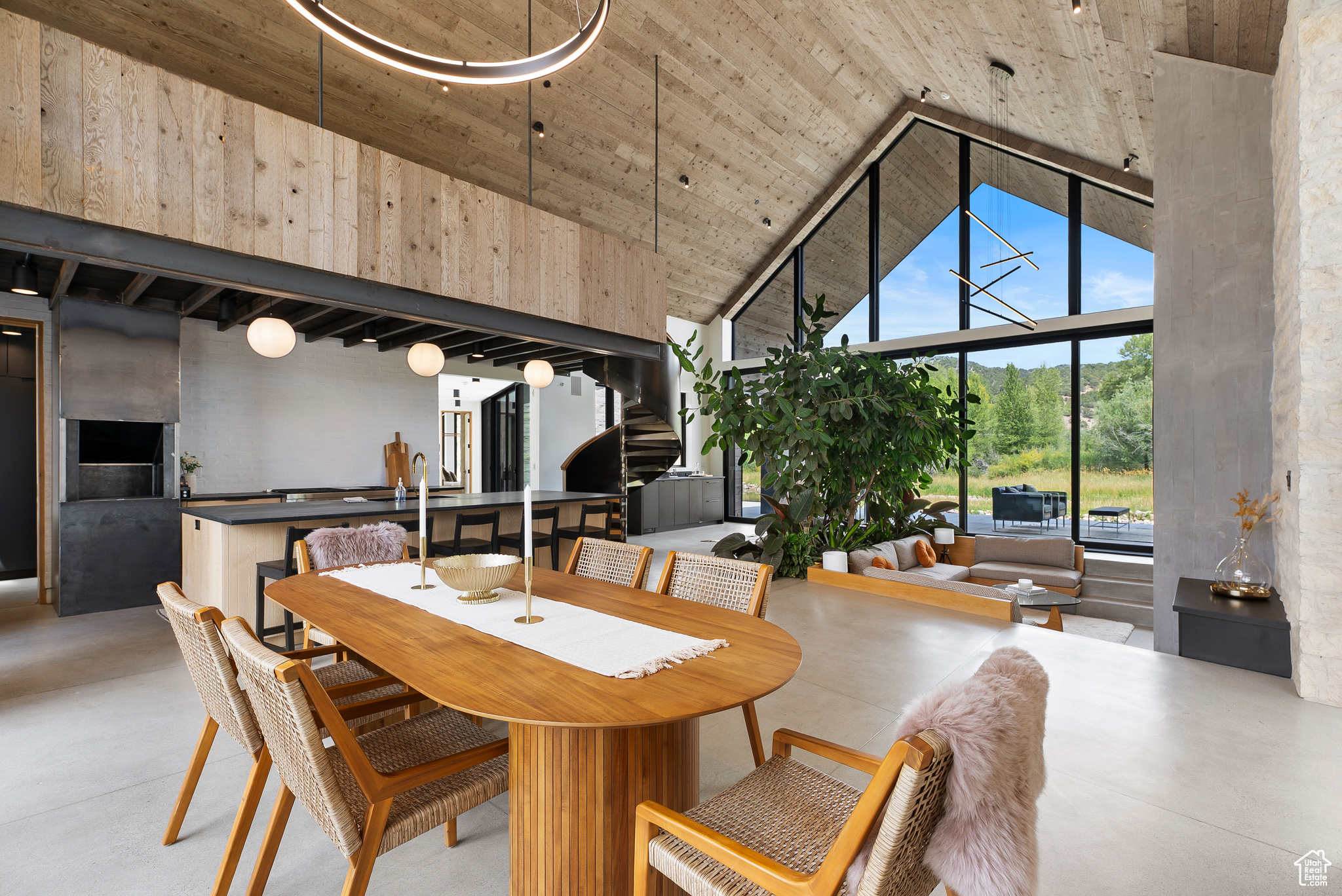 6950 N RIVER VALLEY DR