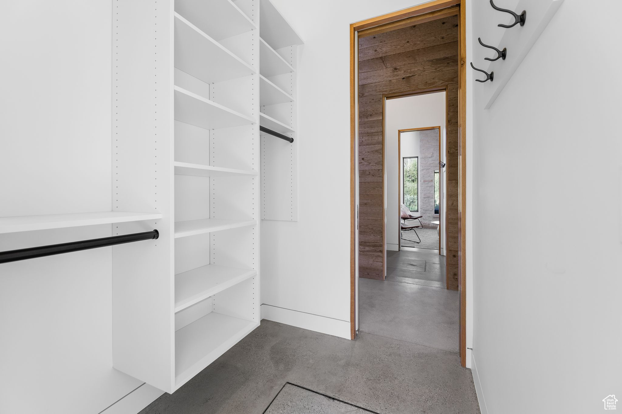 6950 N RIVER VALLEY DR