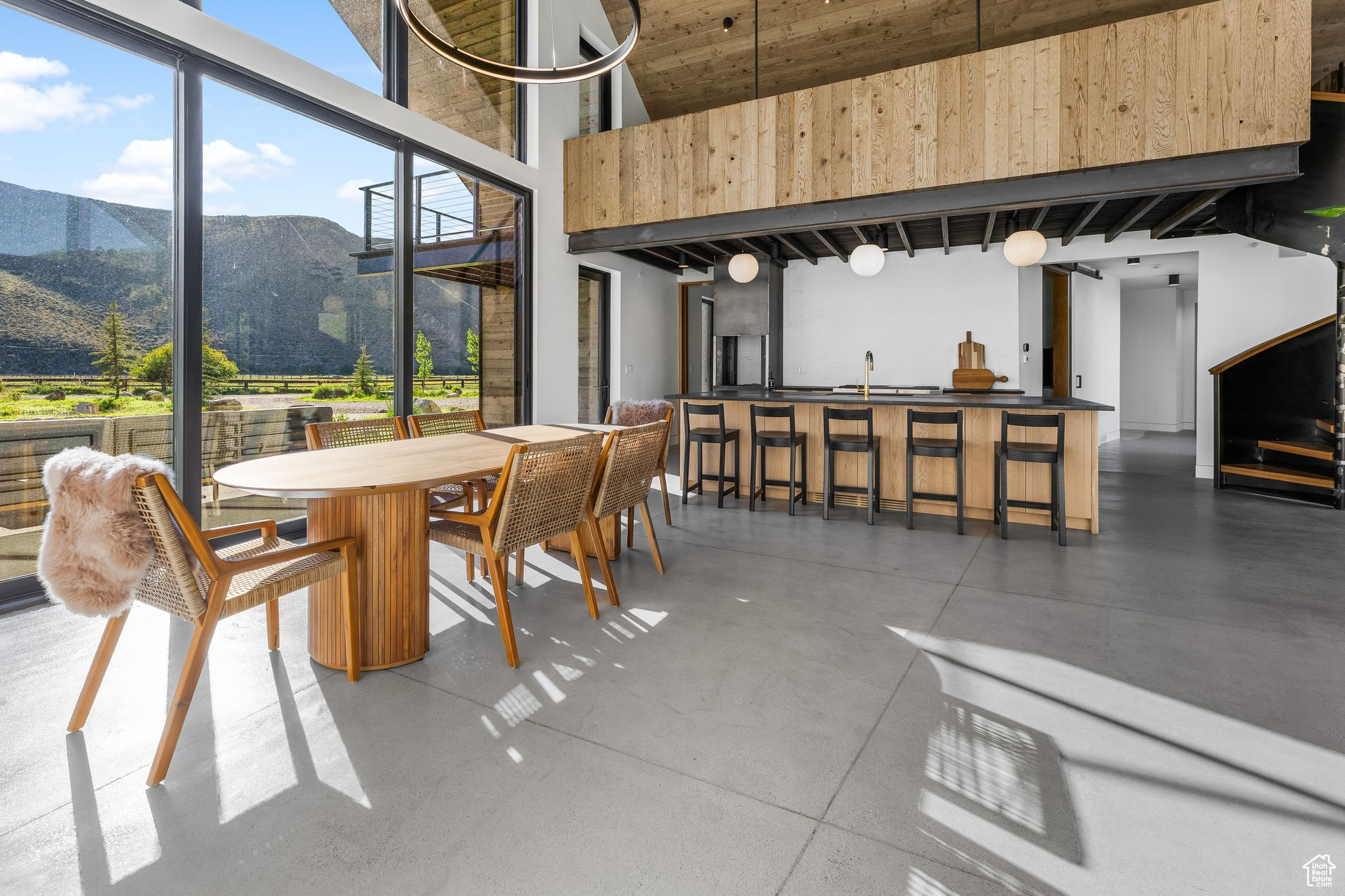 6950 N RIVER VALLEY DR