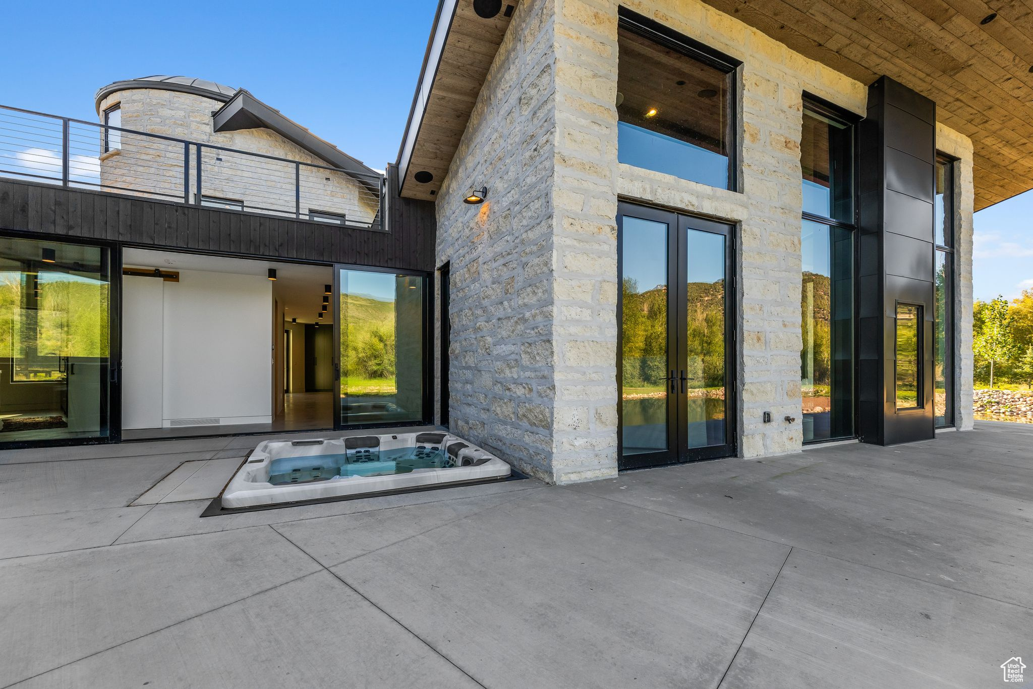 6950 N RIVER VALLEY DR