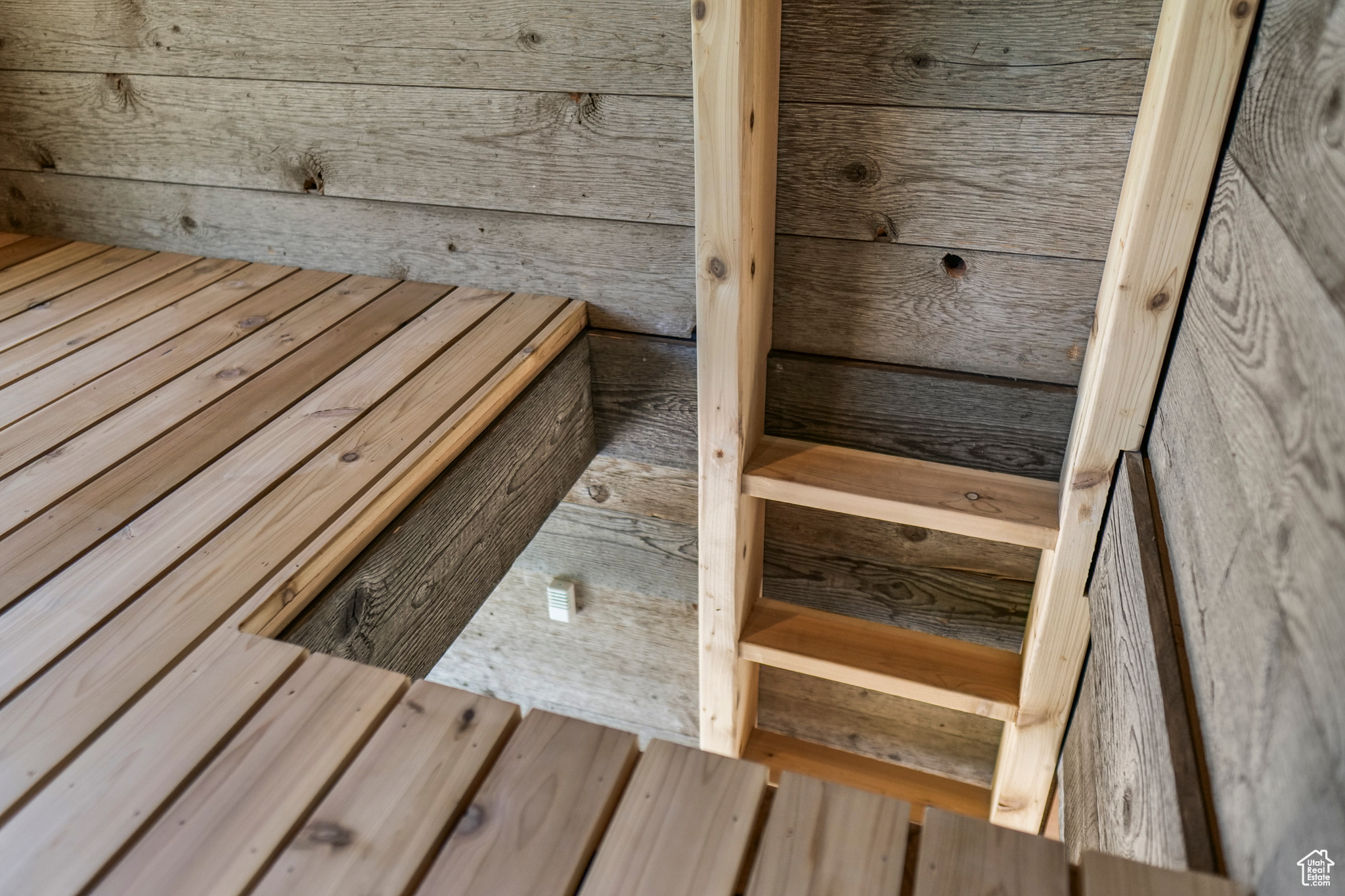 6950 N RIVER VALLEY DR