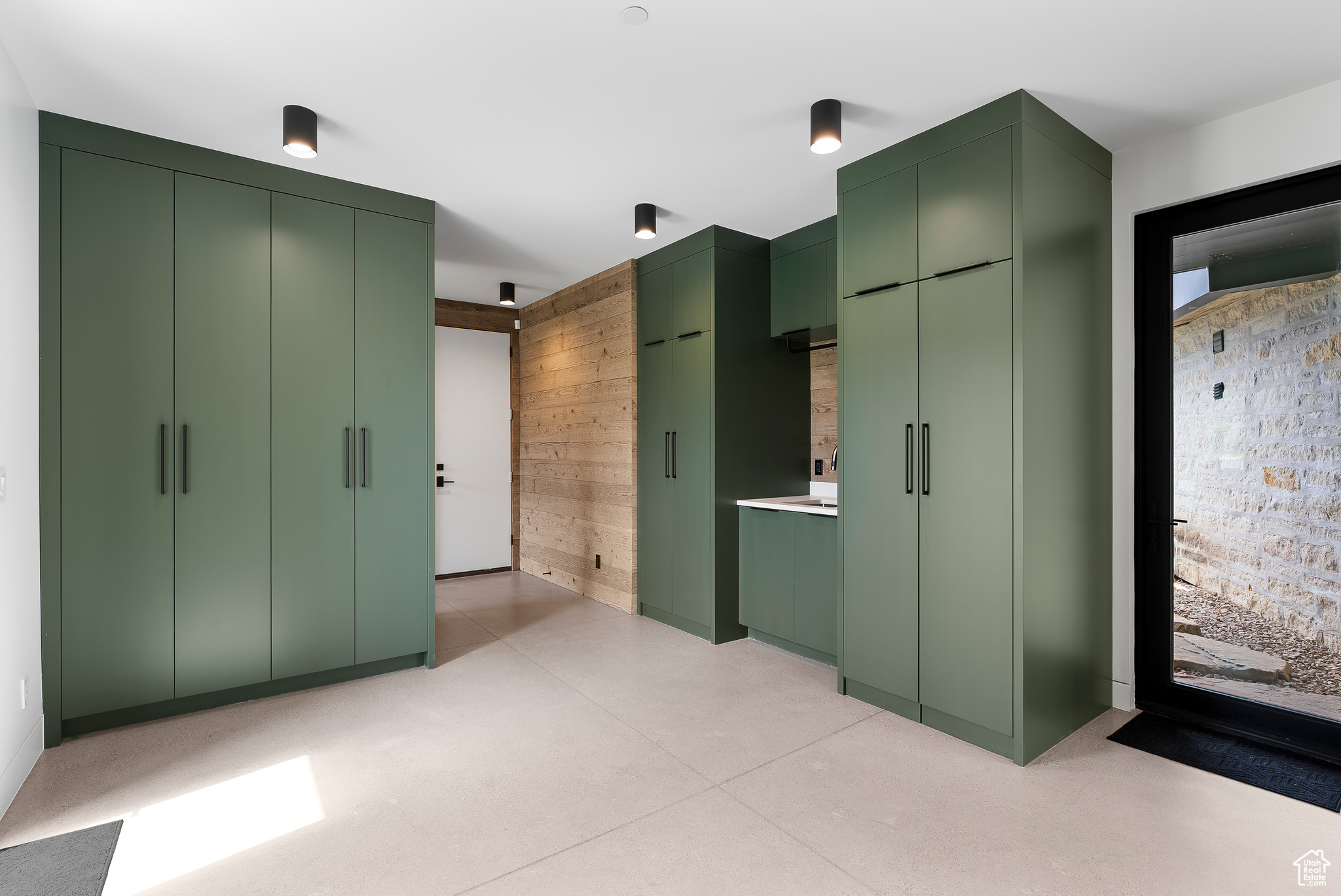 6950 N RIVER VALLEY DR