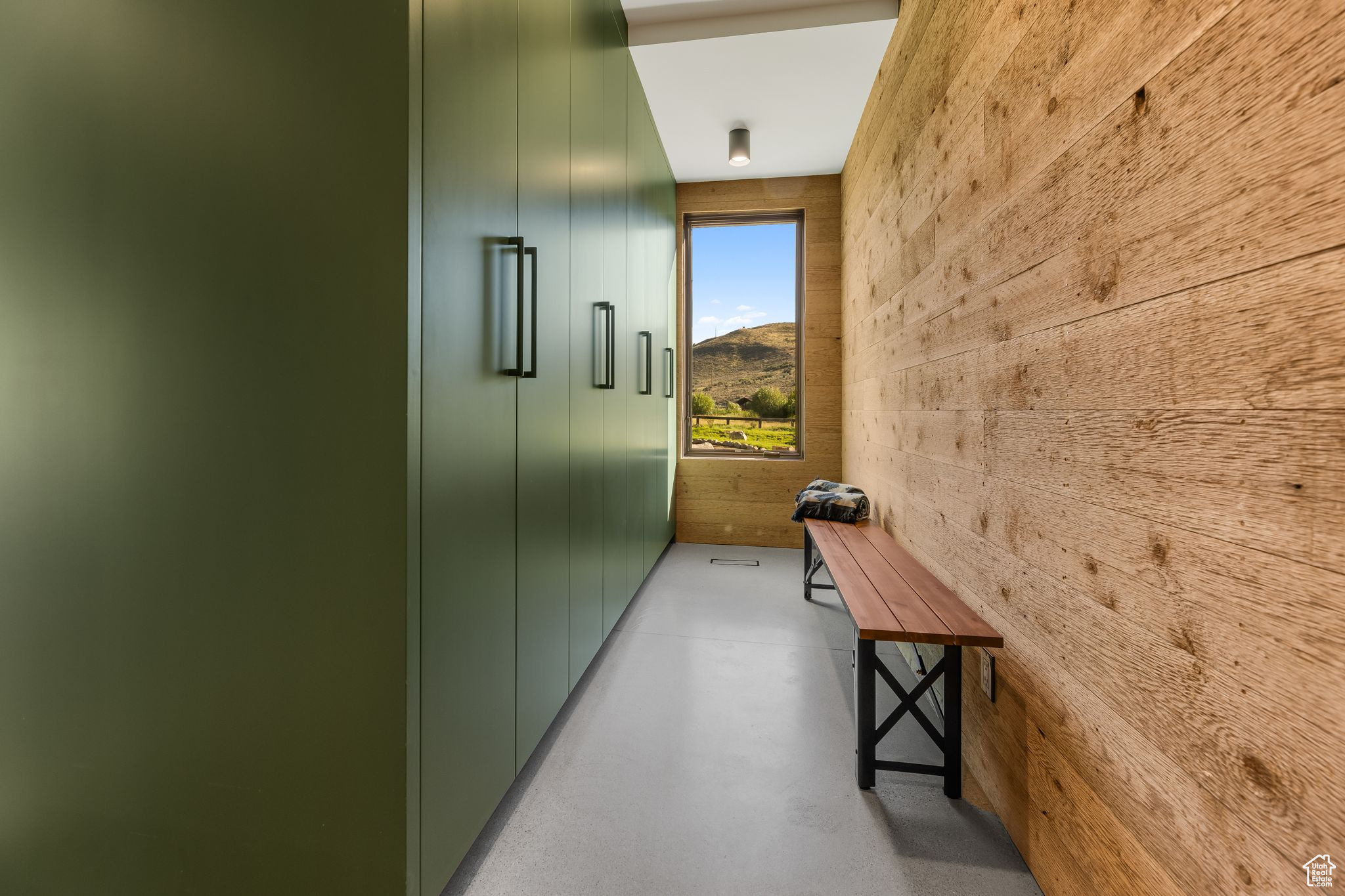 6950 N RIVER VALLEY DR