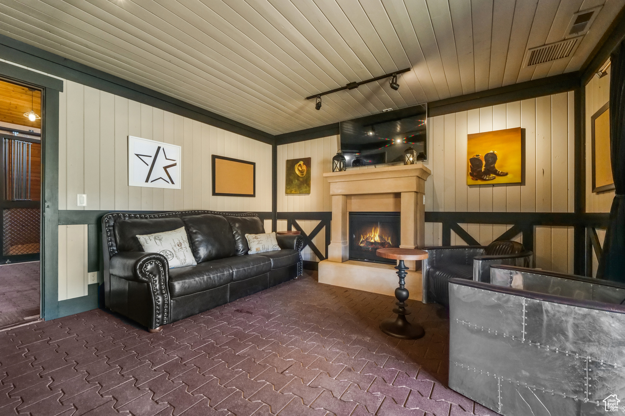 6950 N RIVER VALLEY DR