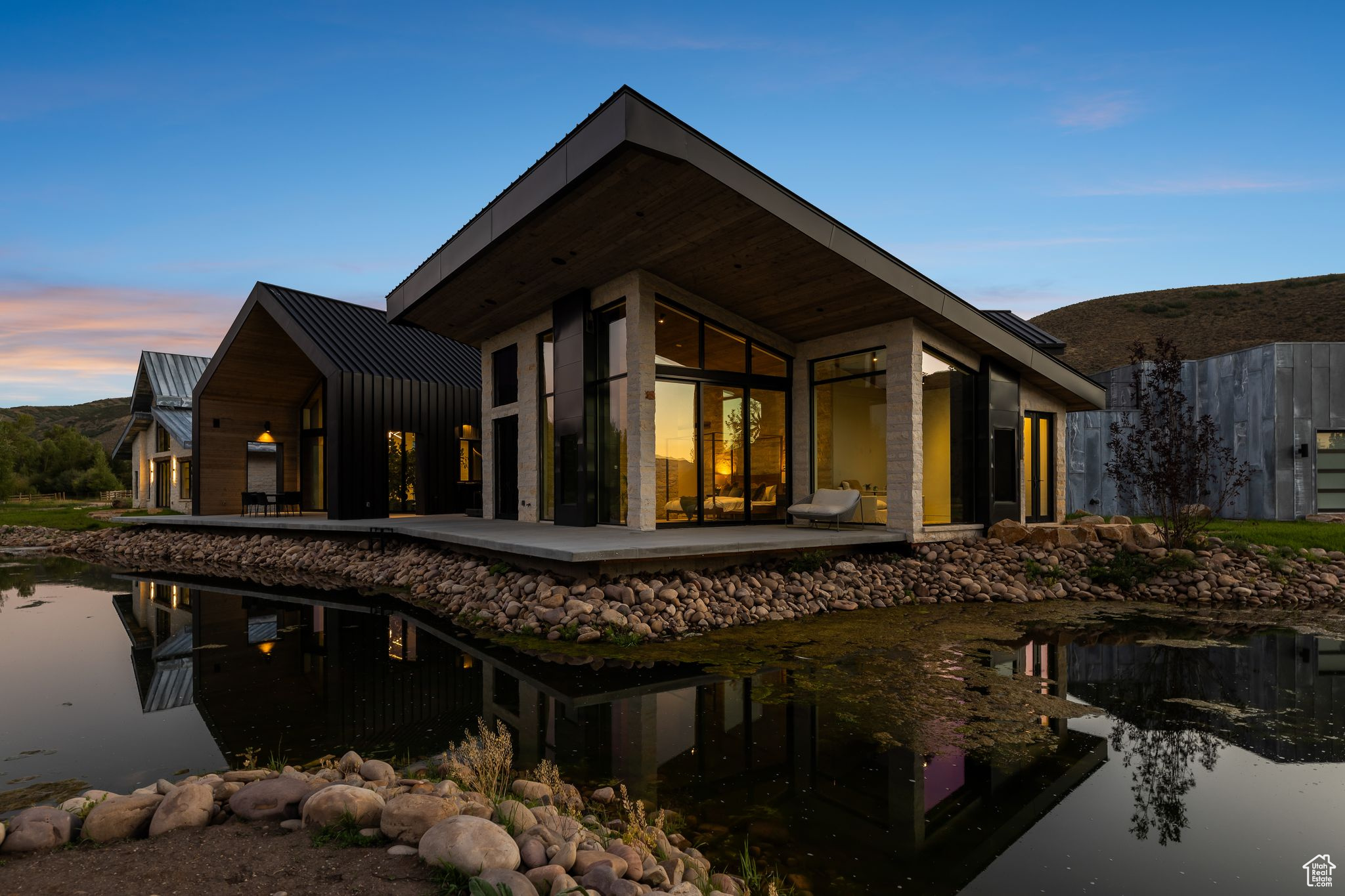 6950 N RIVER VALLEY DR