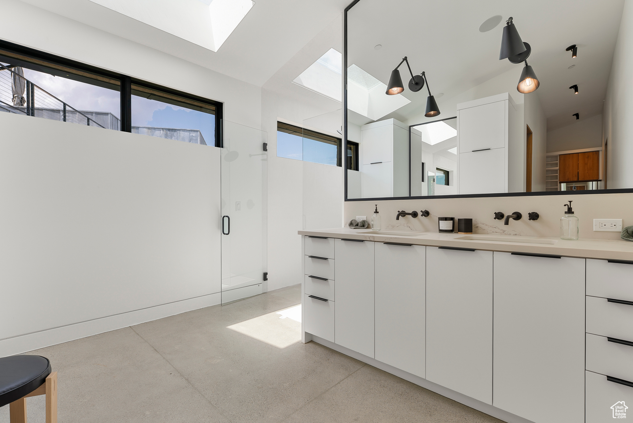 6950 N RIVER VALLEY DR