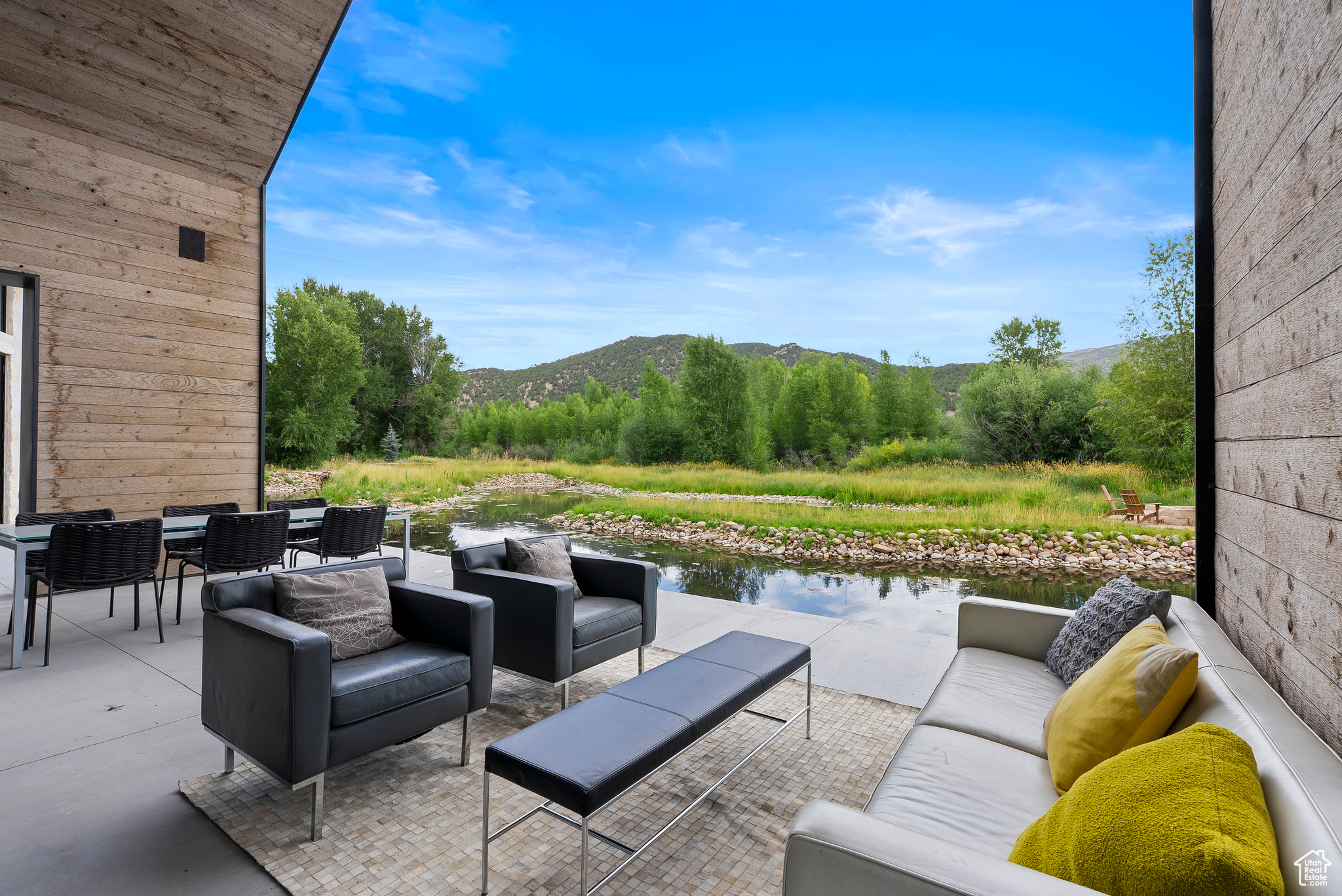 6950 N RIVER VALLEY DR