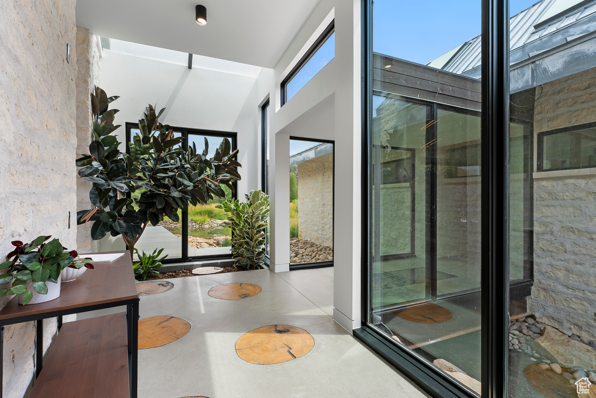 6950 N RIVER VALLEY DR