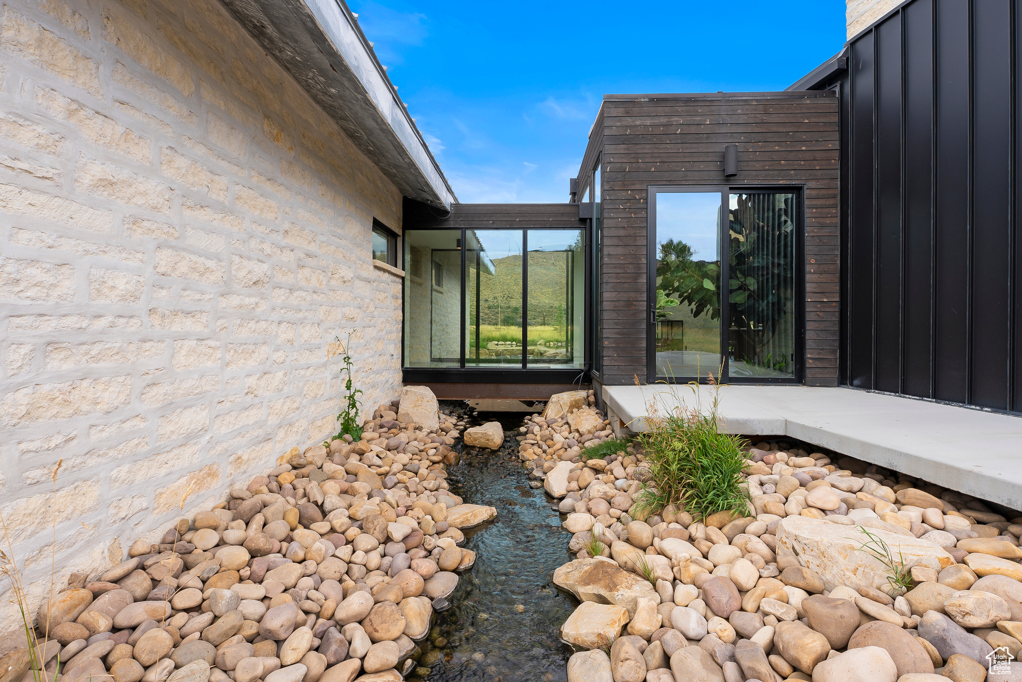 6950 N RIVER VALLEY DR