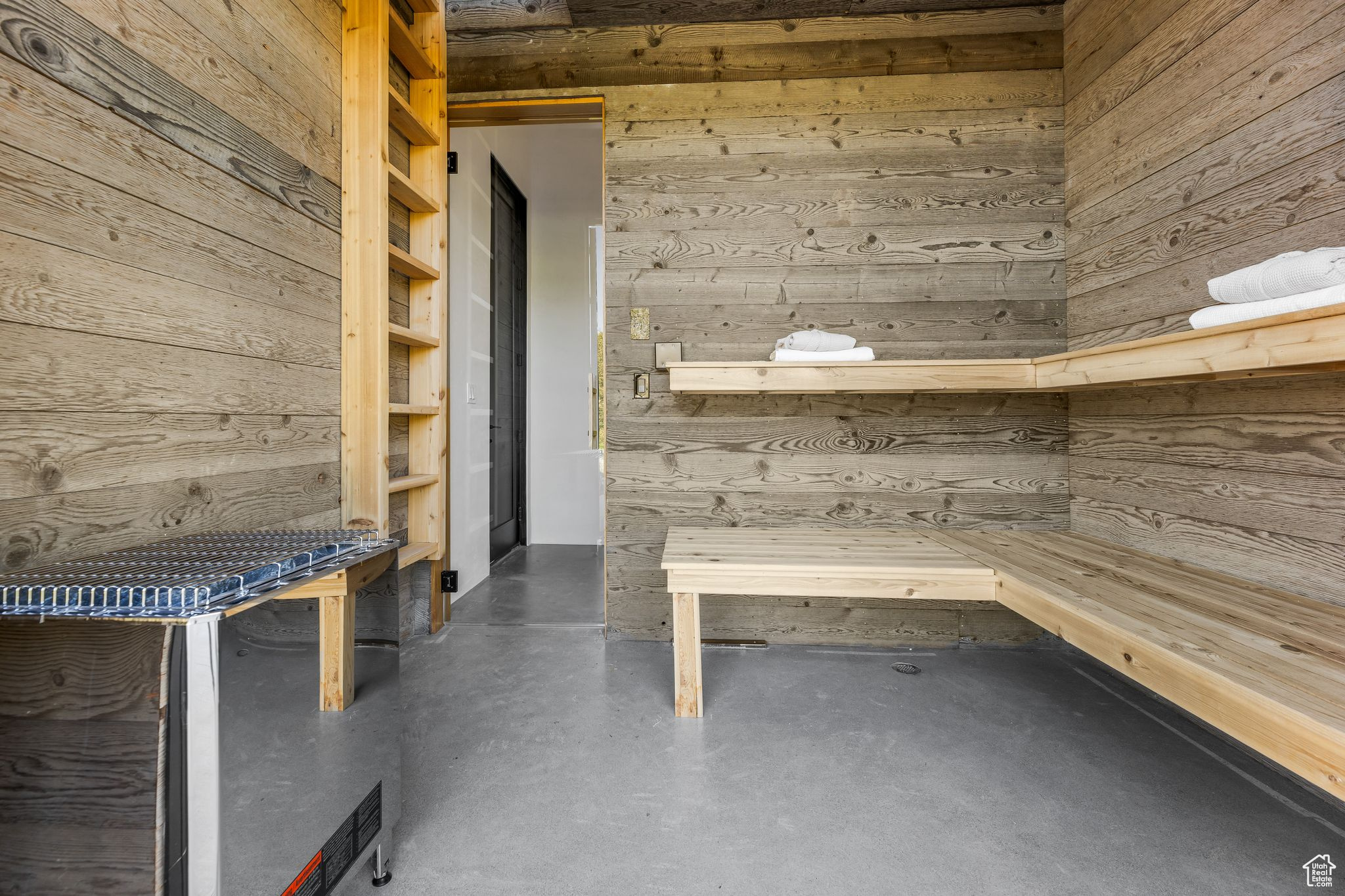 6950 N RIVER VALLEY DR