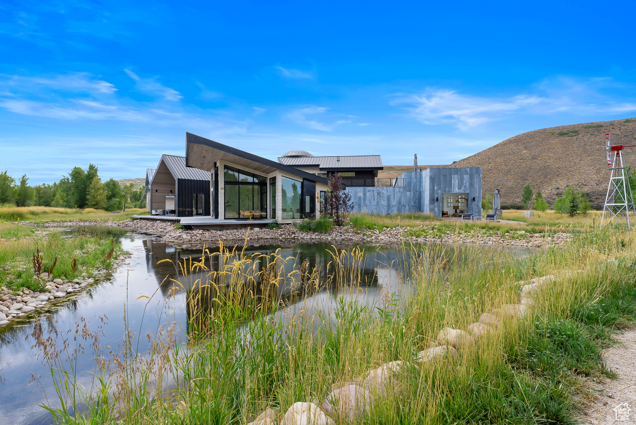 6950 N RIVER VALLEY DR