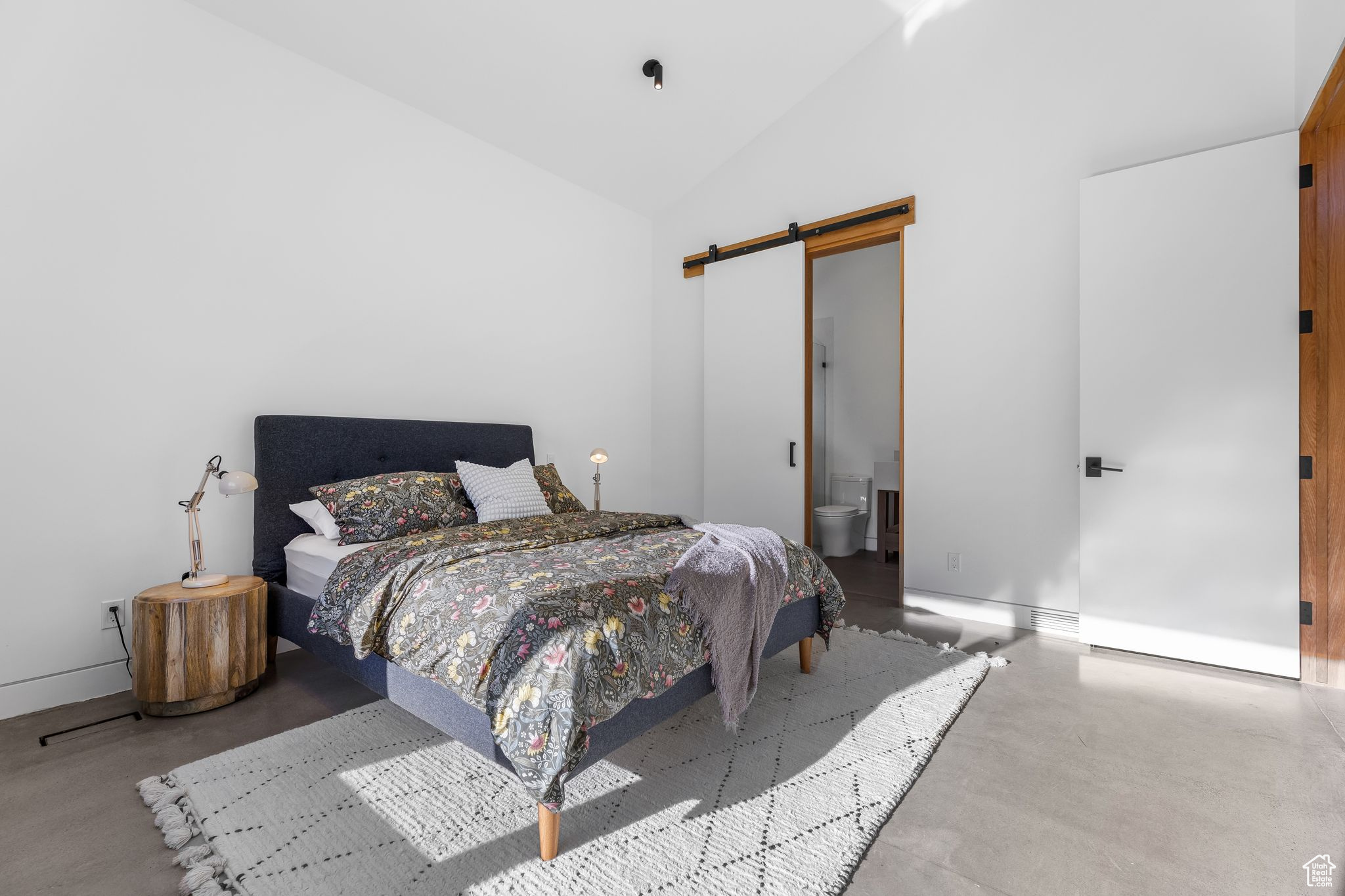 6950 N RIVER VALLEY DR