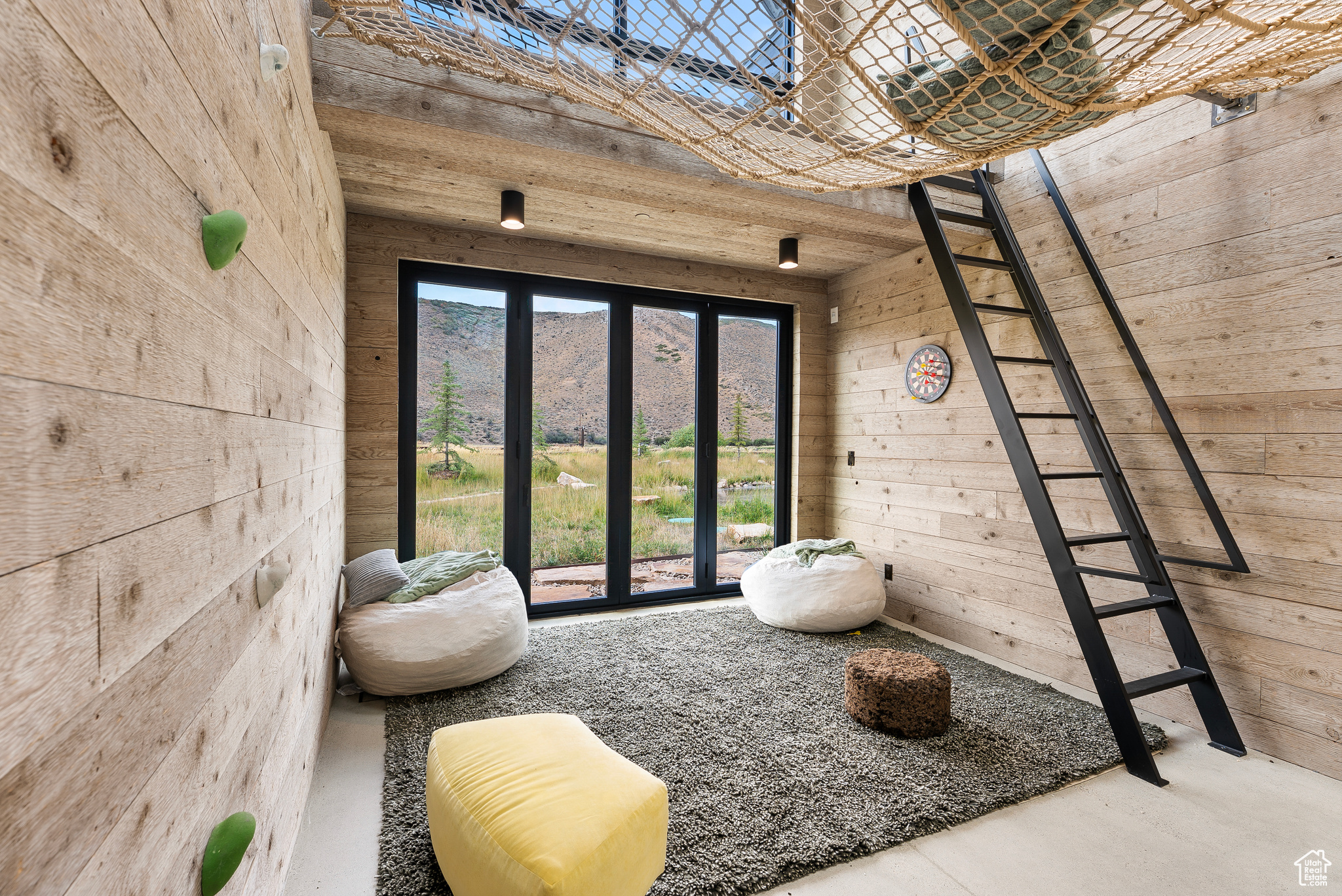 6950 N RIVER VALLEY DR