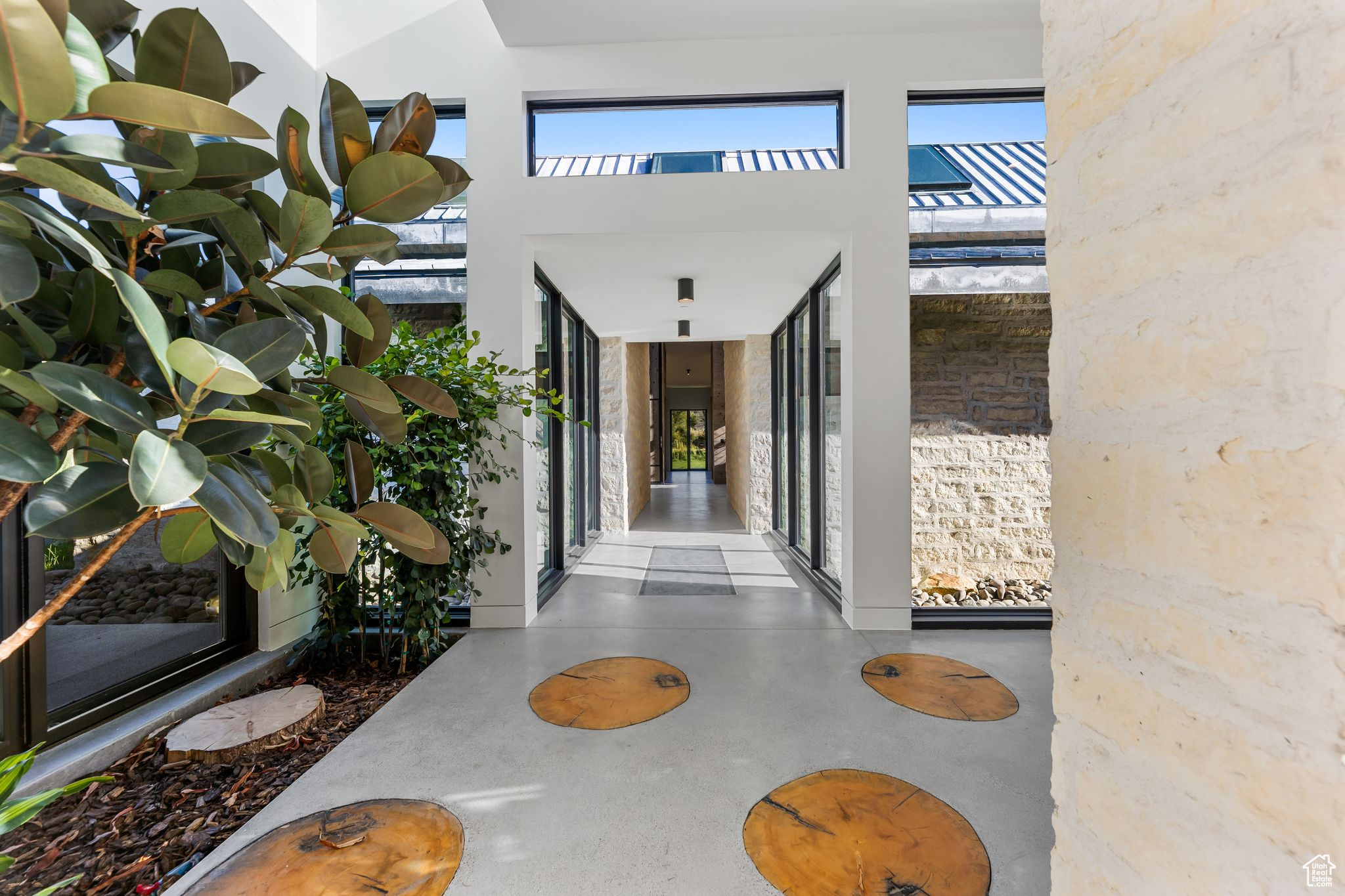 6950 N RIVER VALLEY DR