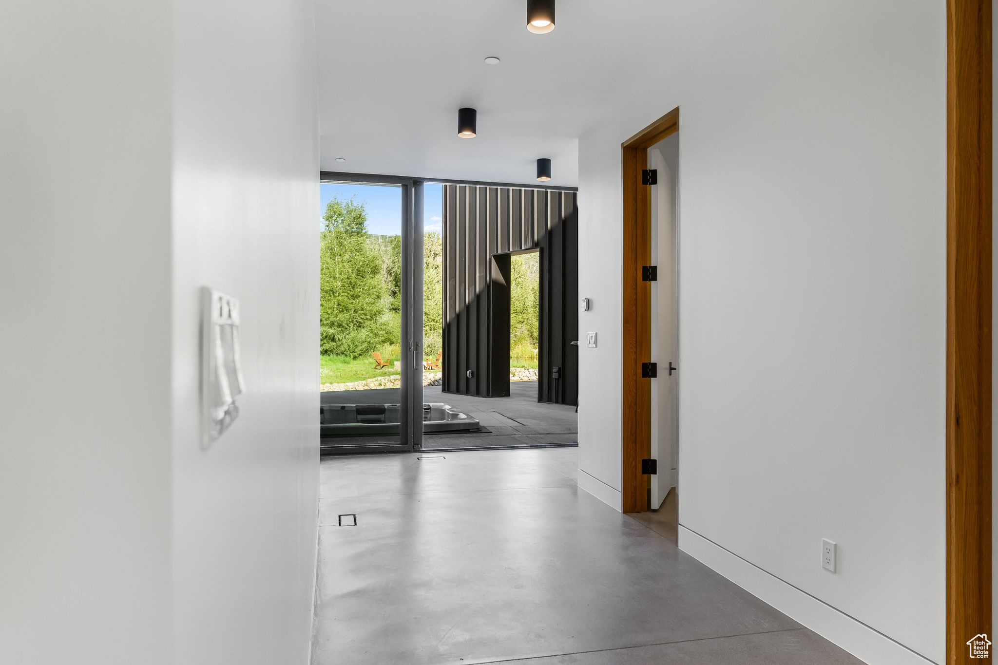 6950 N RIVER VALLEY DR