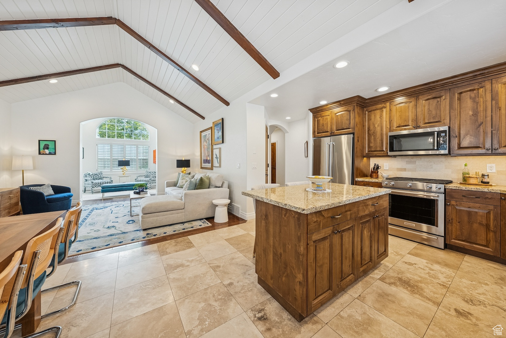 1917 E HOLLADAY VIEW PL