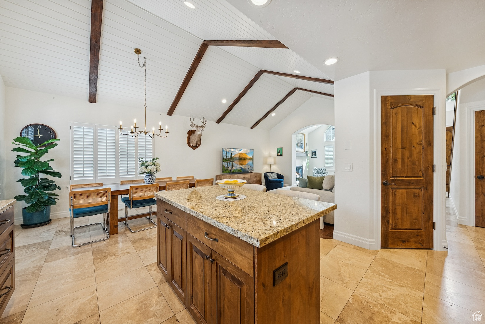 1917 E HOLLADAY VIEW PL